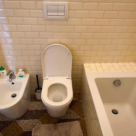 Bed and Breakfast 2's Γένοβα