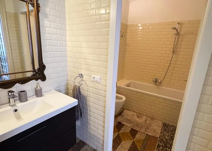 Bed & Breakfast 2's *